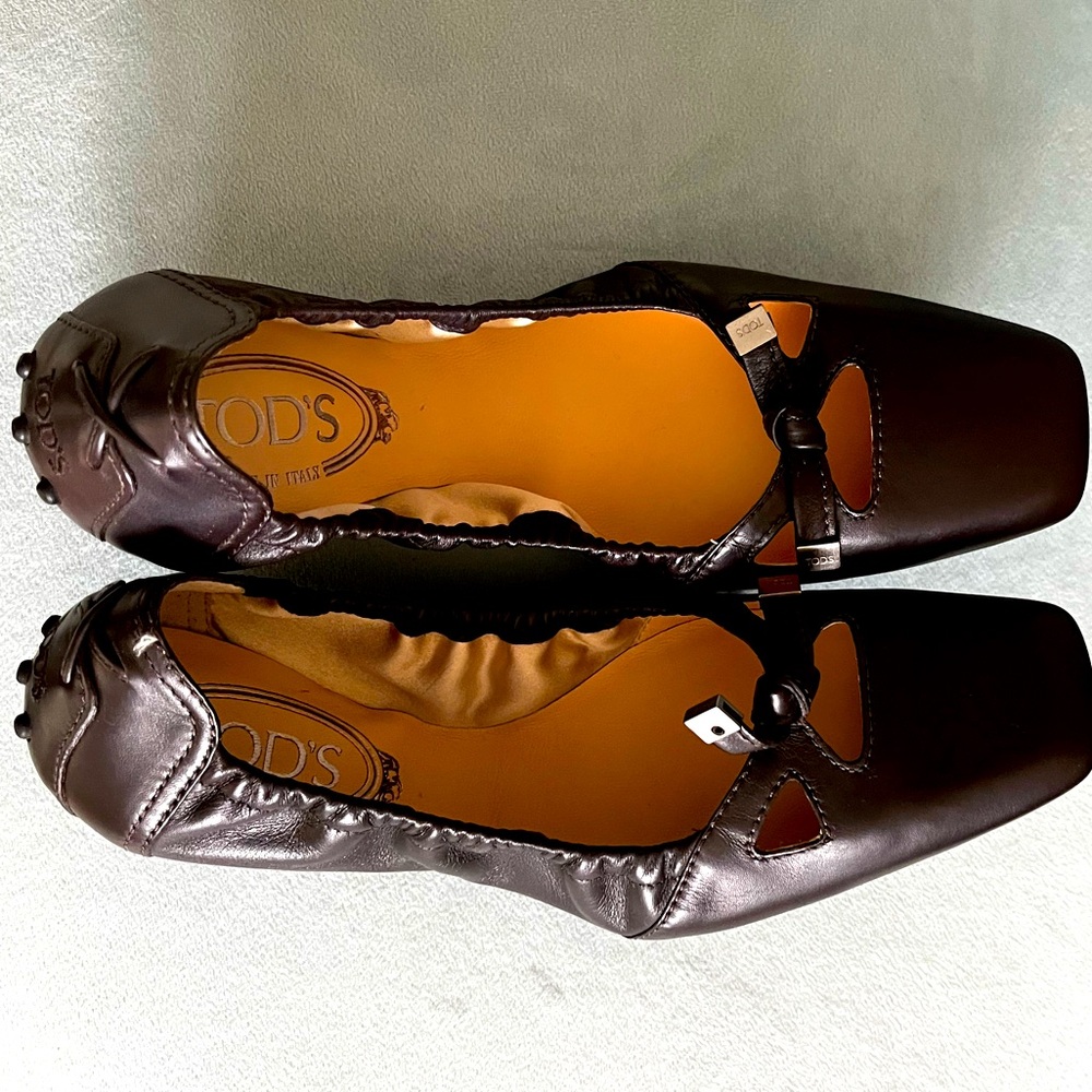 Brown Leather Tod's Ballerina Flats with Bows